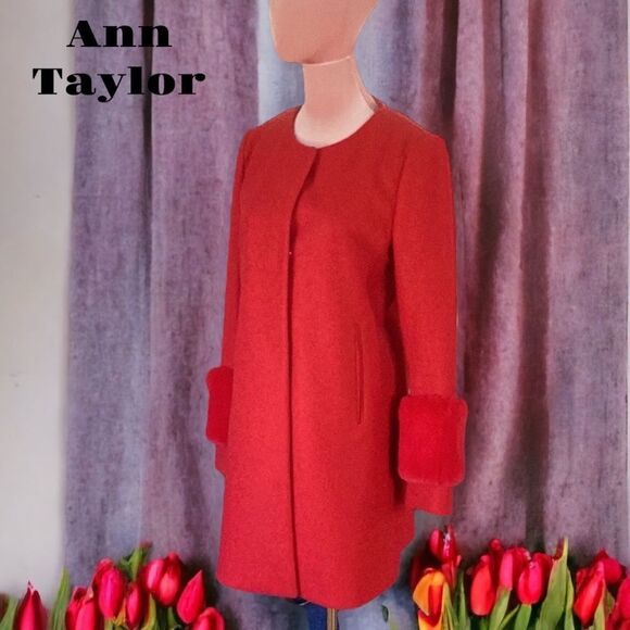 ANN TAYLOR FACTORY RED COAT JACKET FAUX FUR SLEEVES SMALL - Picture 2 of 9